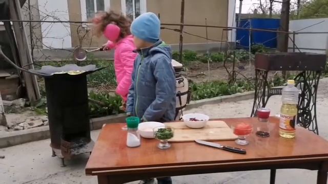 Жареная картошка в сковороде садж