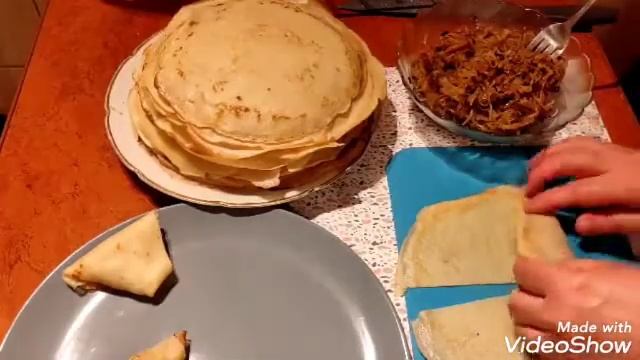 Налисники з грибами, та квашеною капустою.