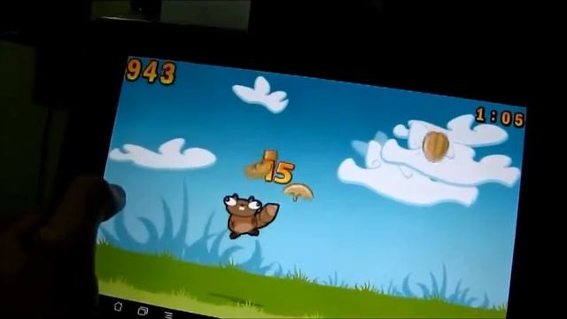 Noogra Nuts  Белка собирает орехи_2
