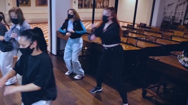 Business College Helsinki x Amfi Musicals Ab:n tuotanto We Will Rock You -musikaali