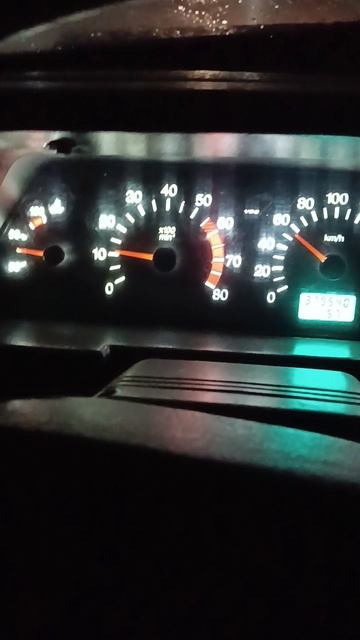 Гуляют обороты при выжиме сцепления на ходу ВАЗ 2110 1.5 16v.mp4