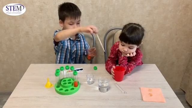 Опыт с водой: цвета радуги