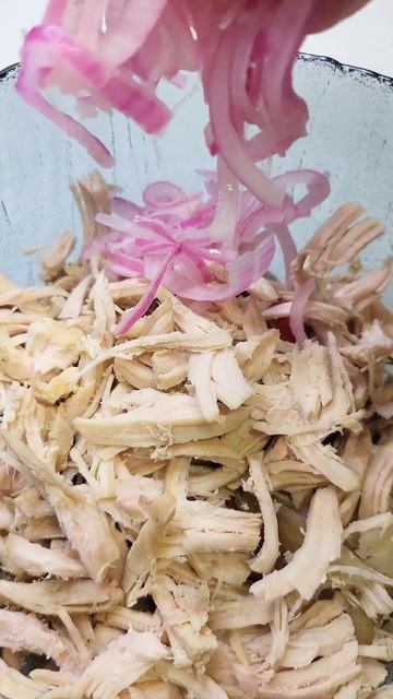 Теплый салат с курицей по-грузински. #shorts, #рецепты, #food, #салат