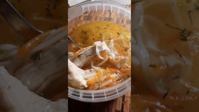 Холостяцкий Суп лапша с курицей, из магазина.