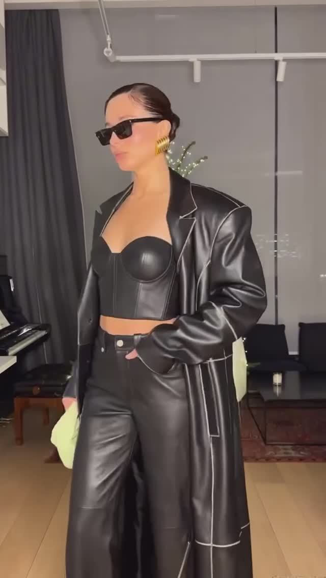 Аутфит на миллион за считаные минуты.
Video by @style.demon