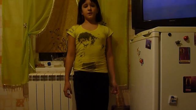 Катя рассказывает стих.