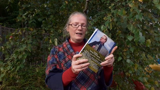 С юбилеем! Поздравляет библиотекарь Елена Горькая