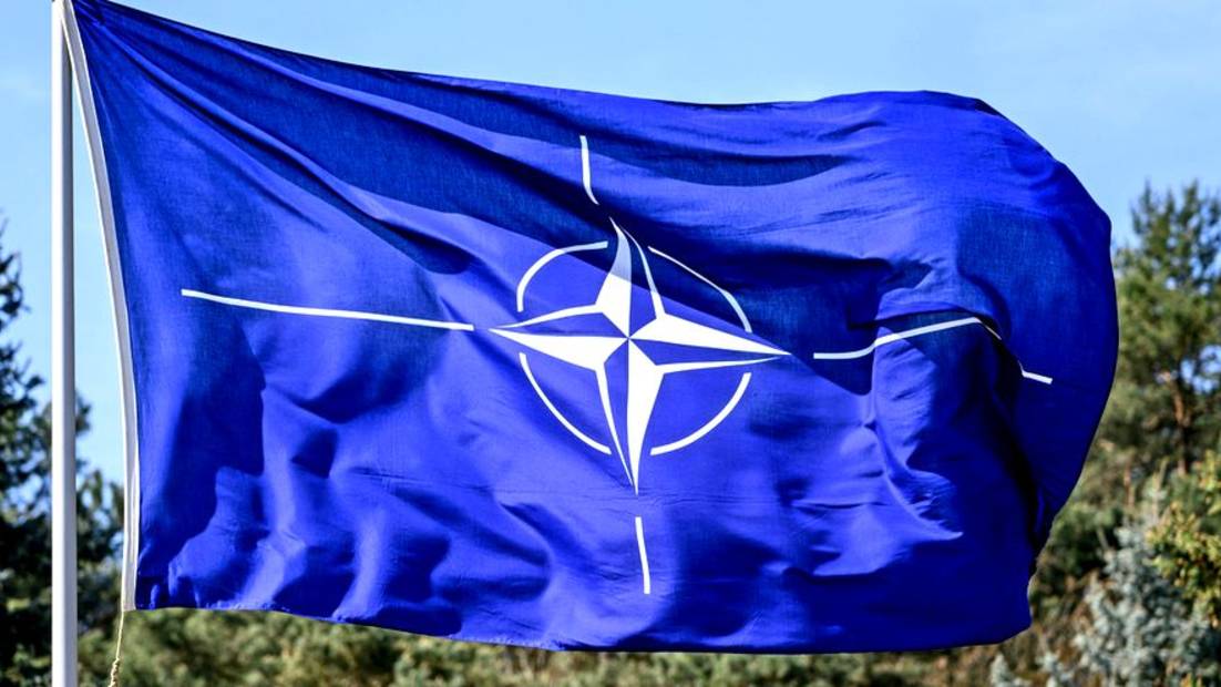 НАТО хочет заморозить конфликт на Украине, заявили в СВР