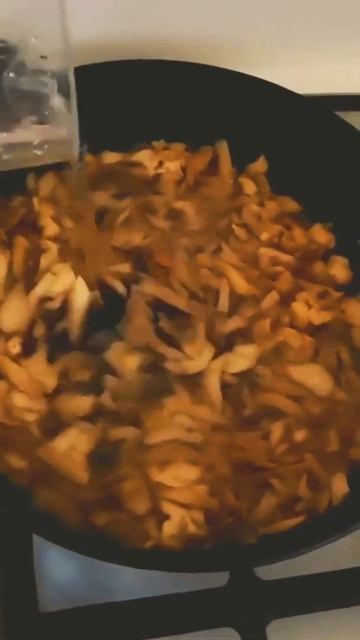 #shorts  Котлеты под сливочным соусом оказались очень вкусными. Опять рецепт Тик тока)) Удачный