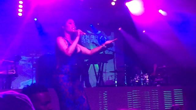 Nicki Minaj - Truffle Butter (Live at Red Bull Sound Select) 11/30/15