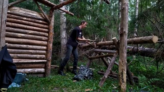 Стройка лачуги в лесу #6. Аномальная жара нарушает все сроки работы.