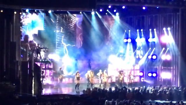 Fifth Harmony - Work from Home (Live at the 2016 Billboard Music Awards)