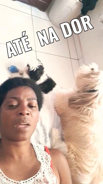 A dor ,  A cólica rim , os pets que fica por perto de mim ... grudadinho🐶🐾