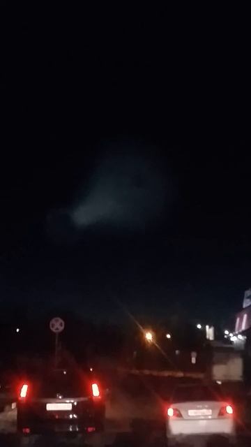 Непонятный свет и облако на небе Омска!
