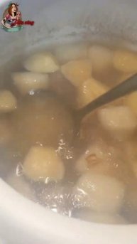 White fungus soup with apple, pear and pork bone #chinesesoup #apple #whitefungus #tkwhongkong