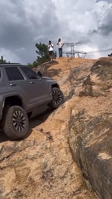 Такое я раньше видел только с Wrangler и Gelendwagen..... 🙄 Tank 700