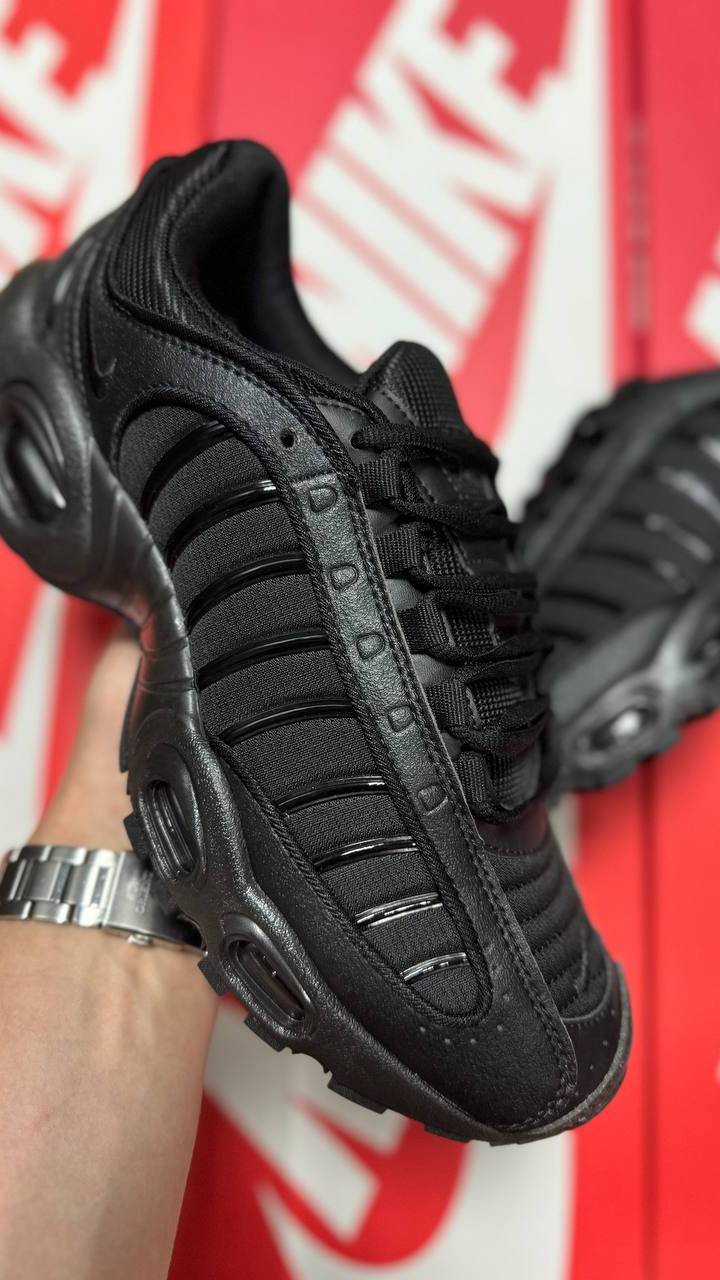 Nike Air max Tailwind 4 triple black