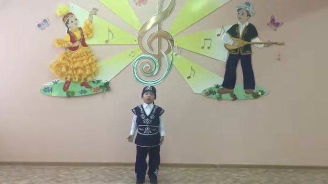 Мұқағали Мақатаев өлеңі.   төрт жастағы Оралдық кішкентай  бала