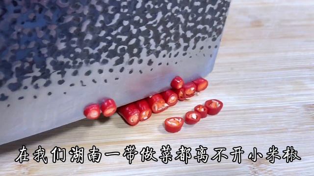 金針菇裡面加入雞蛋攪拌均勻，營養美味又下飯，比大魚大肉還好吃【阿光廚房】#金針菇 #雞蛋