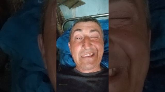 Емельян читает стих Владимира Маяковского