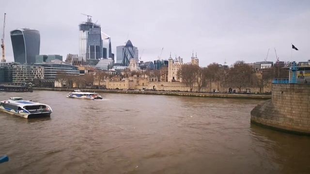 Traveler G - London.A bit of Tower Bridge.