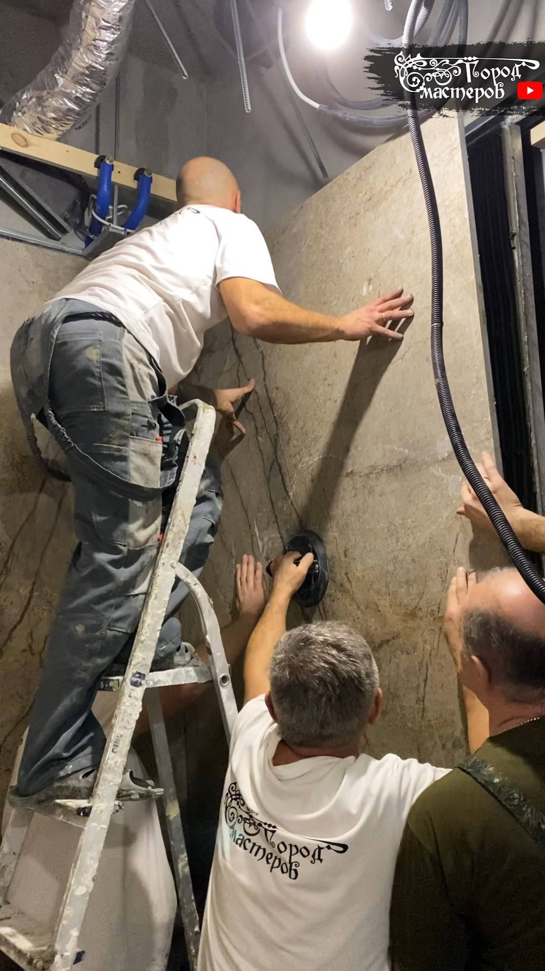 Итоги работ 👷⛏️ установили два слеба мрамора 🧖🏻💦 в су  и вот что получилось 💎 #дизайнинтерьера