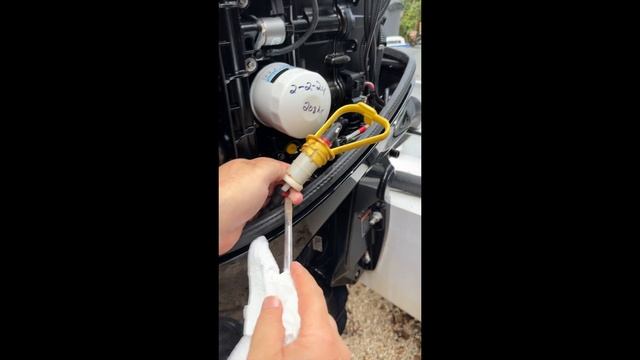 How to change engine oil on Mercury 150hp 4 stroke #mercurymarine  #fishing #boating #oilchange