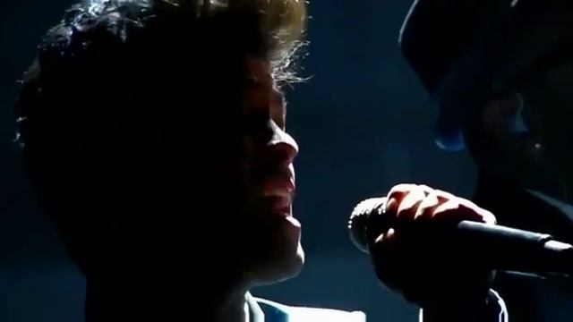 Bruno Mars Valerie Live - Amy Winehouse Tribute