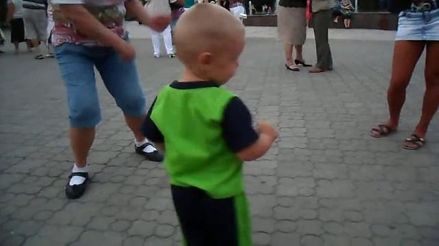 Малыш отжигает 2