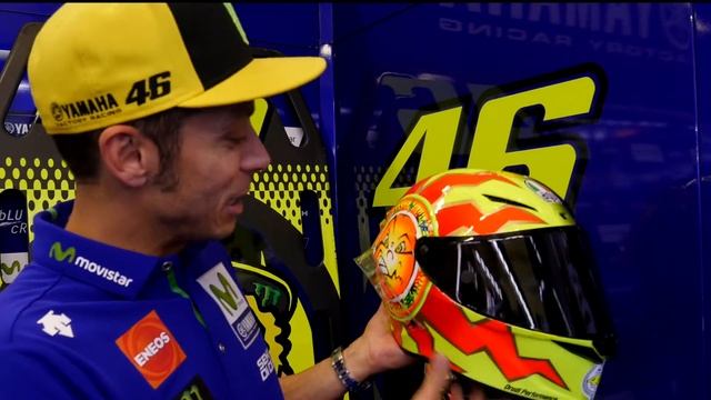 Valentino Rossi scende in pista a Sepang con AGV PISTA GP R 20 years Limited Edition | CarZilla