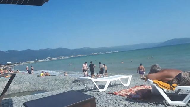 Пляж Алексино в Новороссийске. Лана крутая ееее)))