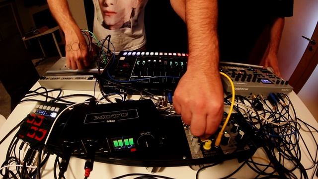 Techno session w/ Christovão Neu. (Analog Four, Plaits, TR-8S)