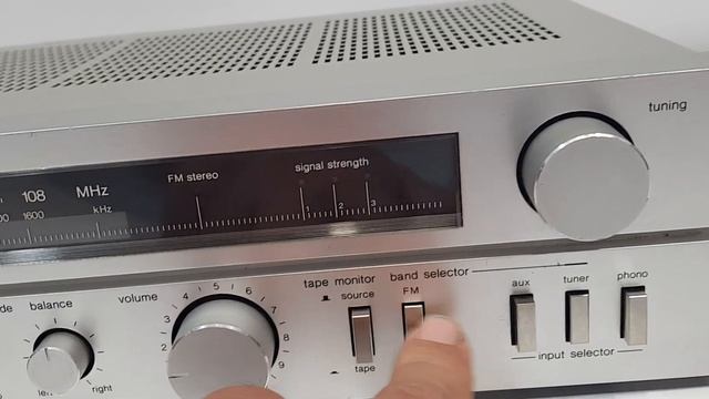 Technics SA-104 AM/FM Stereo Receiver - First Look!