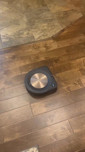 Robot Roomba s9+ #robotics #vacuumcleaner #robotvacuums #roomba #shorts #viral # #shortsvideo