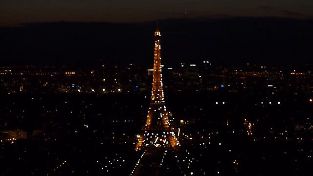 Ночные огни Эйфелевой башни / Eiffel tower's night lights