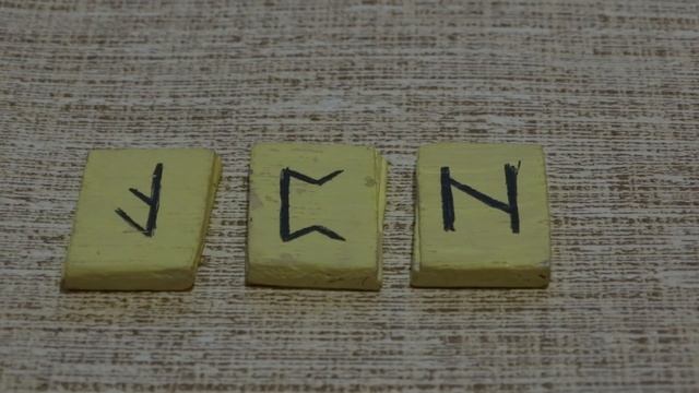 КОЗЕРОГИ МАЙ С 1 ПО 15 2019 ГАДАНИЕ НА РУНАХ