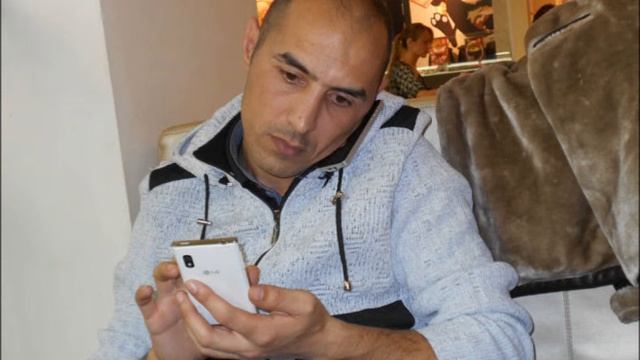 Всю жизнь тону в обмане   Вокруг одна лишь Ложь