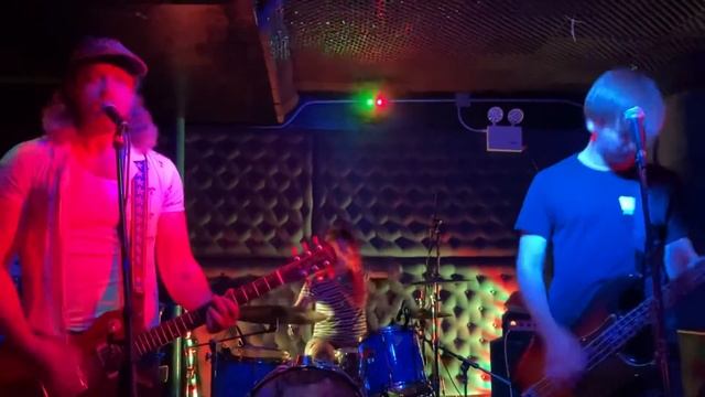 Fat Heaven - Quarter Life Crisis (NEW SONG!! Live in NY 9/17/2021)