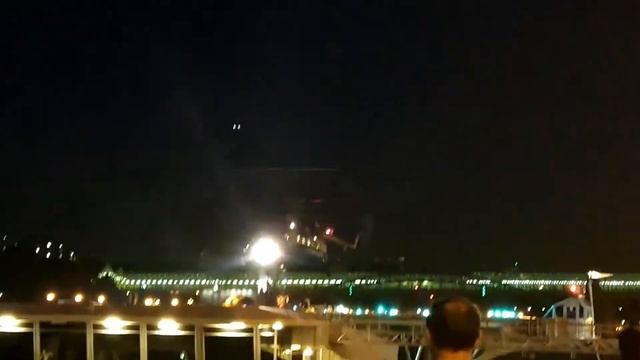 Взлёт вертолёта рядом с Парком Горького