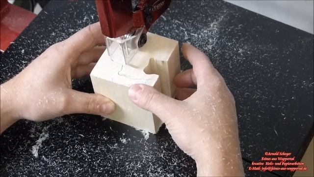 Mysterious candle holder as a band saw box by Arnold Schoger