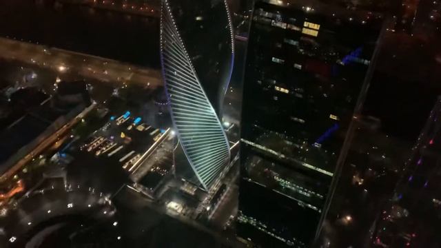 На 89 этаже в башне федерация