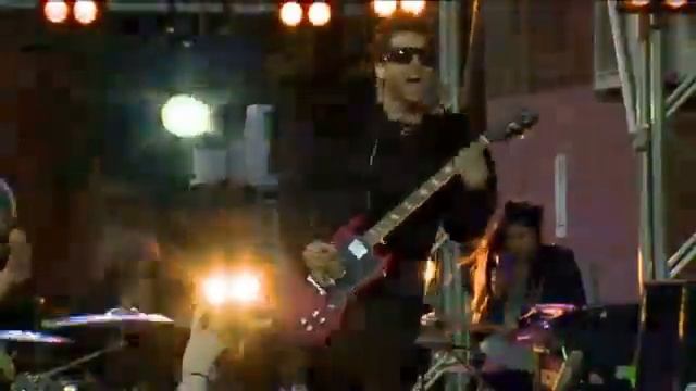 Kings And Queens - 30 Seconds To Mars At Take 40 Live In The.mp4