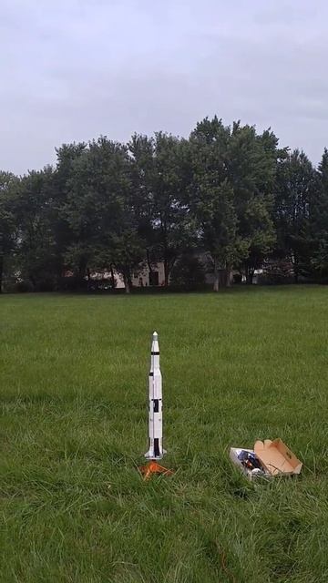 Estes Saturn V - Initial flight D12-3