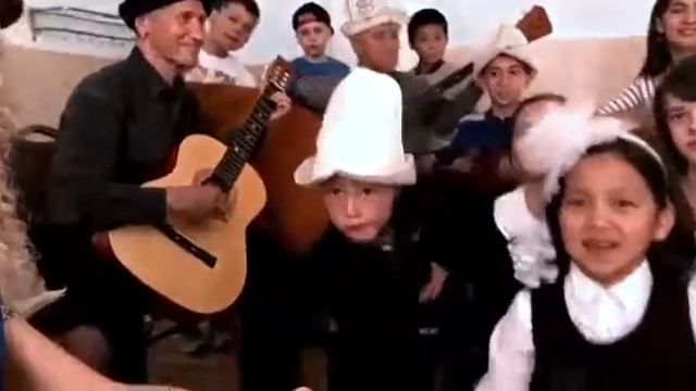 Как пукнуть в лицо умара санжара и айпери с айдайом