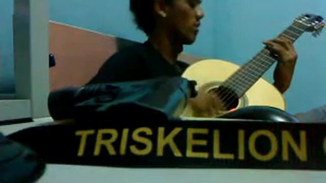The kill - 30 Seconds to Mars acoustic cover by Erick and Phey