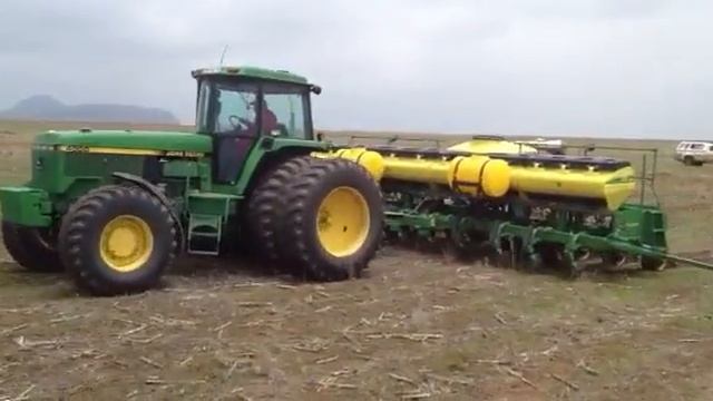 John Deere air seeder 217 Astral Farm