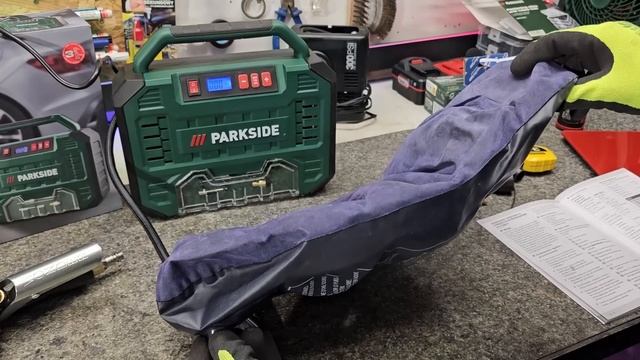 Kompresor bezolejowy przenośny z wyświetlaczem 12 V/230 V PARKSIDE PMK 150 A1