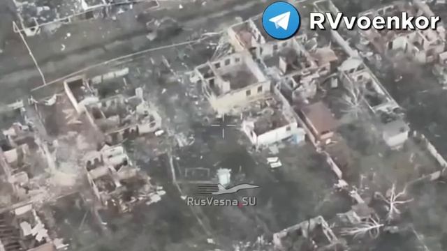 Штурм Торецка - наши бойцы прорываются к врагу и подрывают подвалы с ВСУ