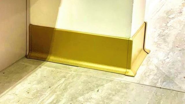 Плинтус алюминиевый Л-образный Анодированный Золото (80х11х3000 мм)