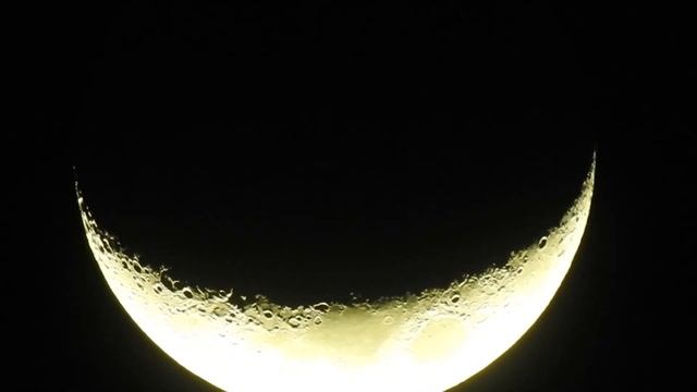 Moon 3-25-23 9:10pm